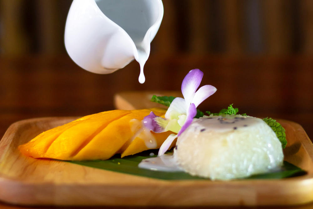 Bangkok street food: Mango sticky rice